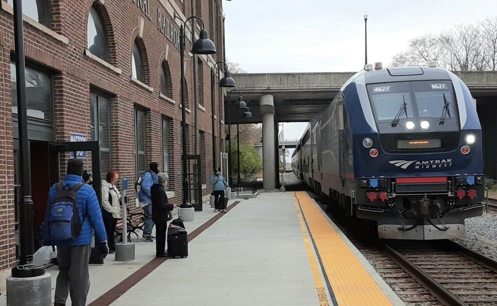 Book Amtrak From Mattoon